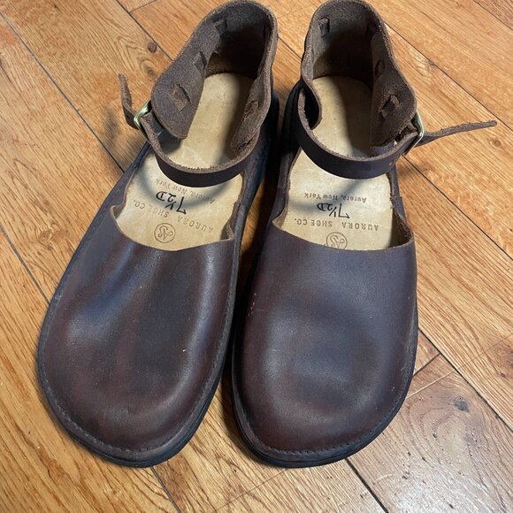 NWOT Aurora Shoes Co. Mary Jane Brown 7.5 US Women's - Picture 1 of 3